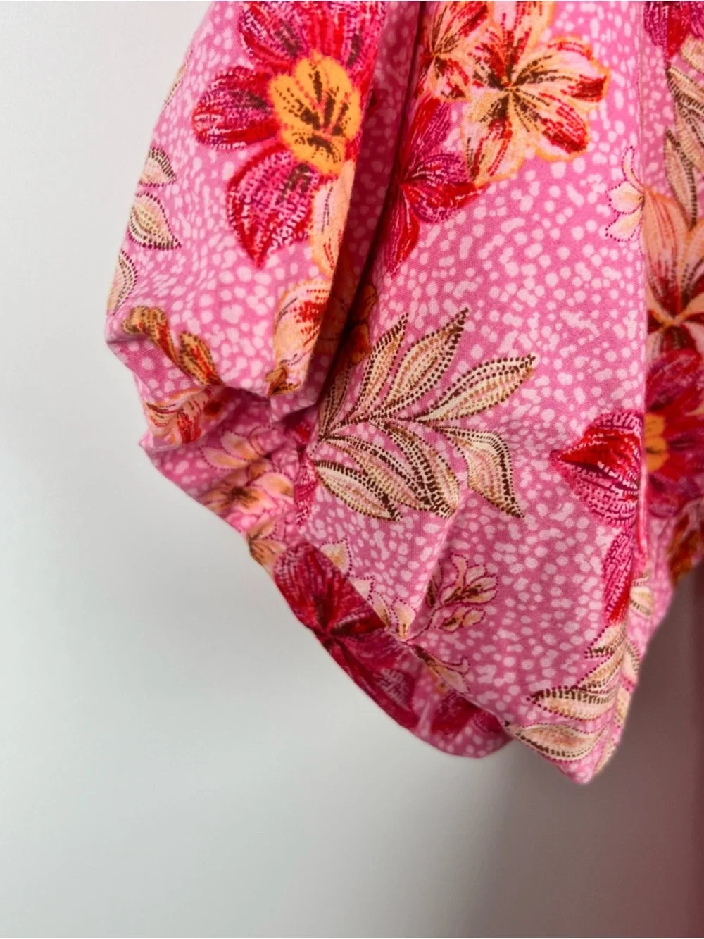 NWT LOFT Lily Gathered Waist Floral Puff Sleeve V-Neck Blouse Pink 2024 Size SP